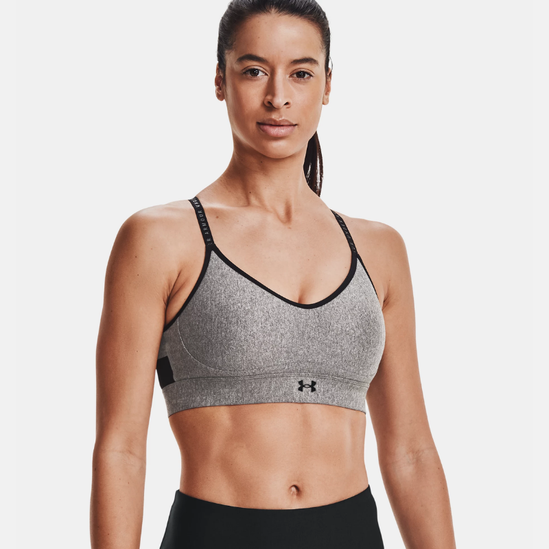 photo d'une femme portant la brassière infinity