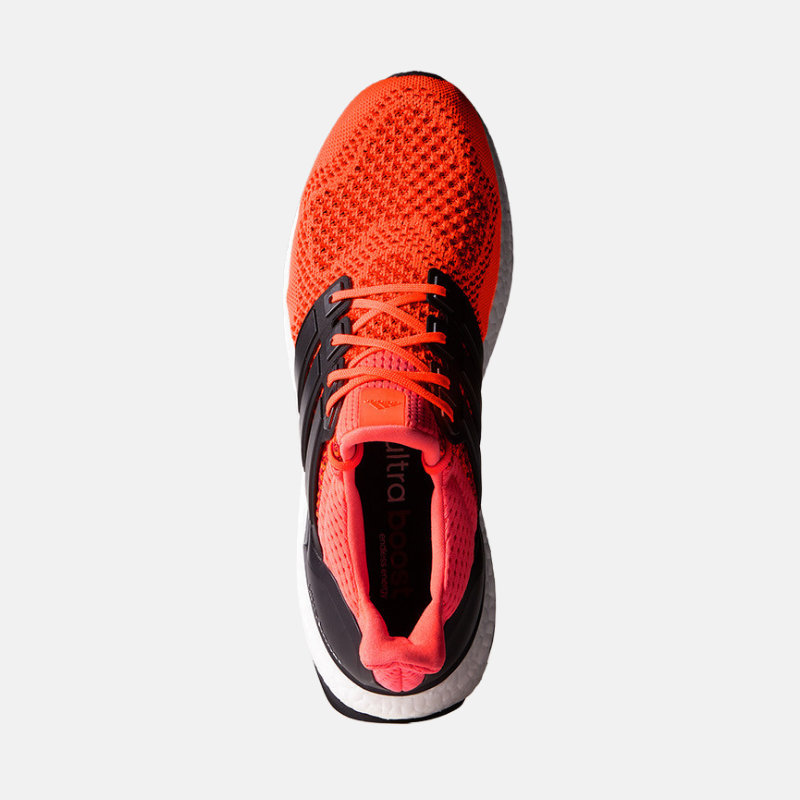 Vue du dessus de la sneaker Adidas ultraboost orange