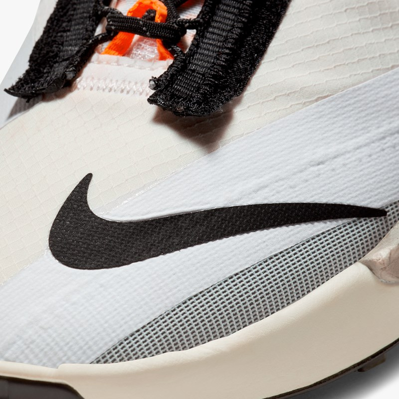 Swoosh des sneakers Nike Gator ISPA blanches