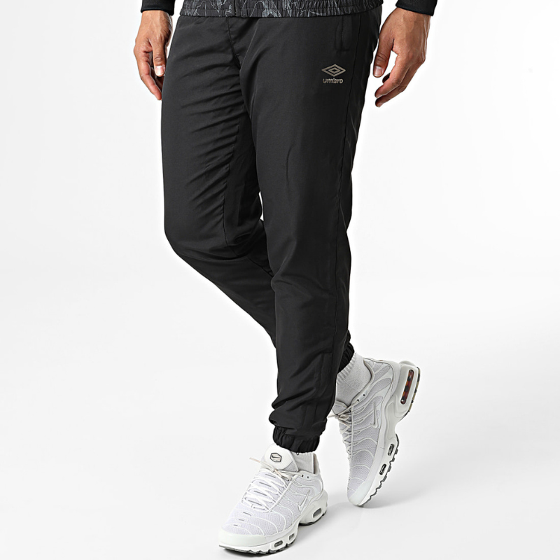 Photo de Ensemble Umbro Performance noir pour Homme pantalon sportifs blanc